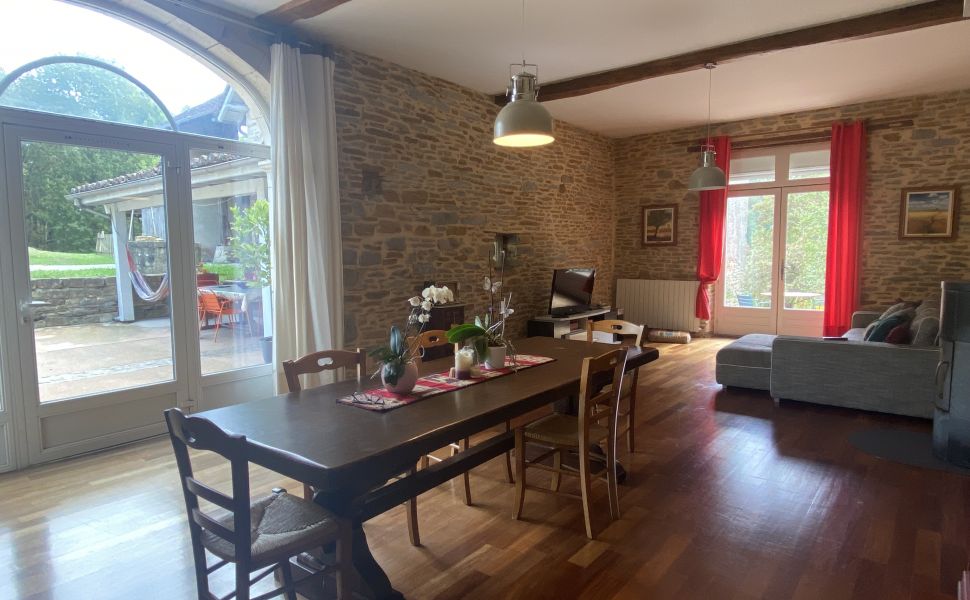 Situation Bucolique Pour Ce Magnifique Ensemble Ferme Béarnais