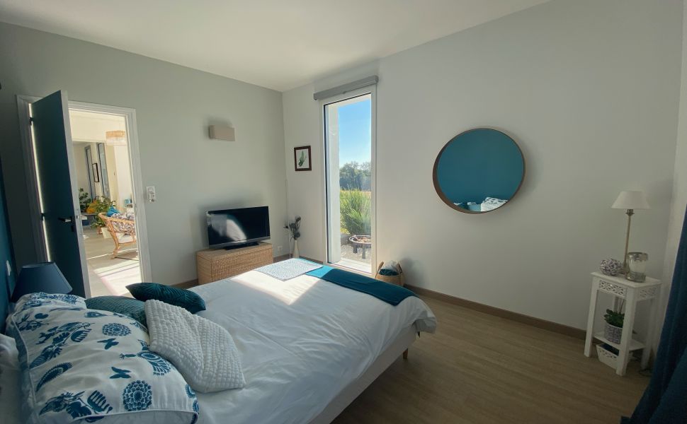 An Attractive Contemporary Rural Property With Spectacular Mountain Views