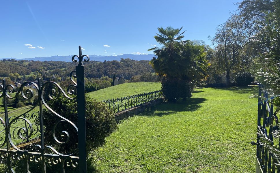 A Substantial Country Residence with a Commanding Hilltop Position, Pyrenean Views & 9.4HA 