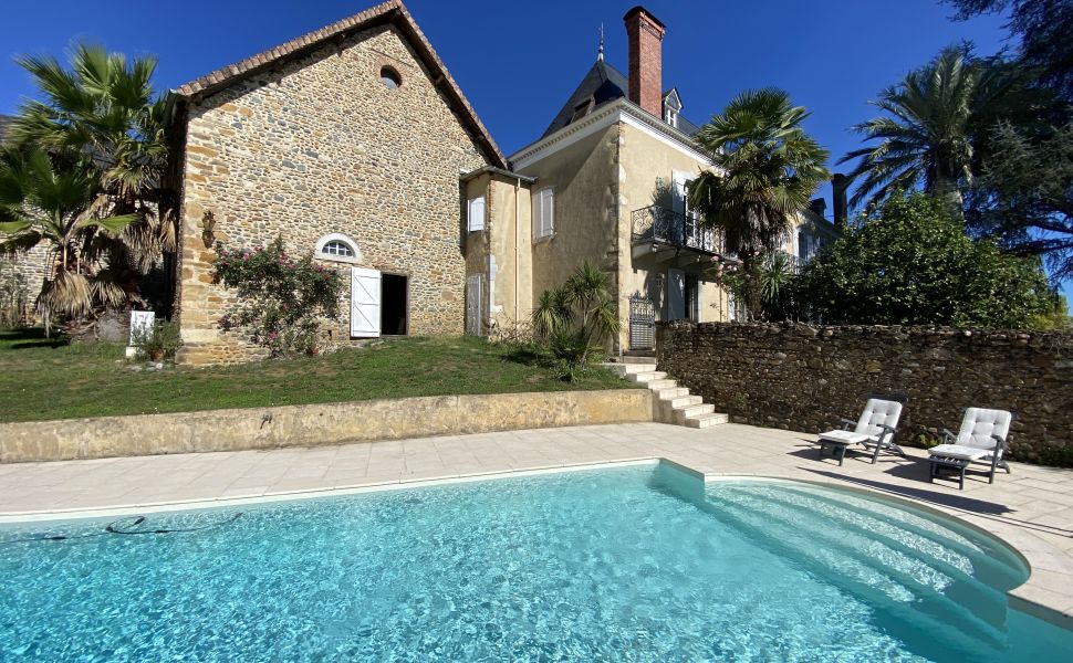 A Substantial Country Residence with a Commanding Hilltop Position, Pyrenean Views & 9.4HA 