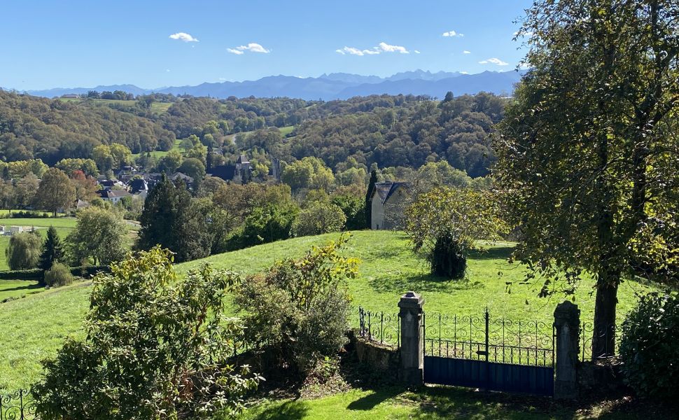 A Substantial Country Residence with a Commanding Hilltop Position, Pyrenean Views & 9.4HA 