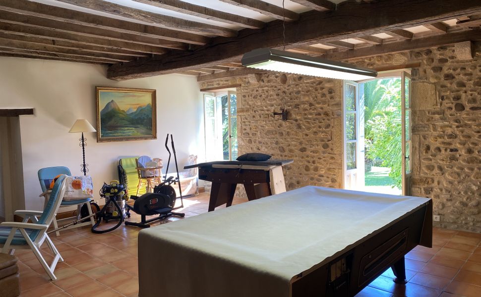 A Substantial Country Residence with a Commanding Hilltop Position, Pyrenean Views & 9.4HA 