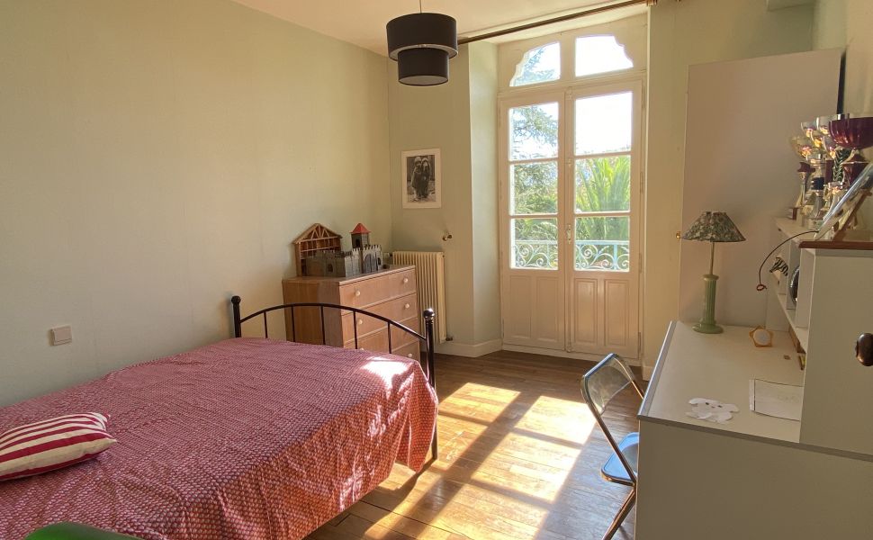 A Substantial Country Residence with a Commanding Hilltop Position, Pyrenean Views & 9.4HA 