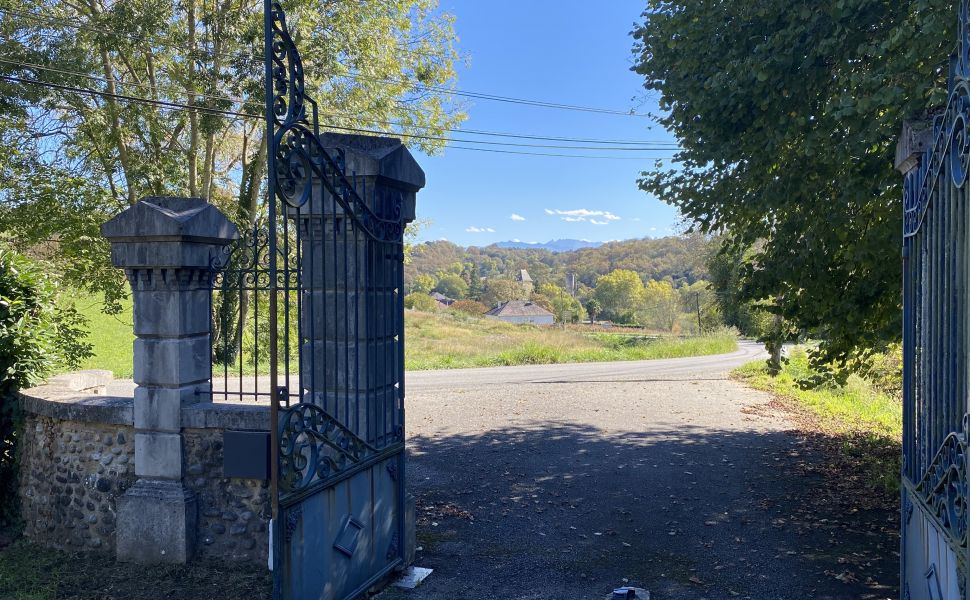 A Substantial Country Residence with a Commanding Hilltop Position, Pyrenean Views & 9.4HA 