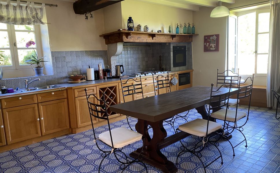 A Substantial Country Residence with a Commanding Hilltop Position, Pyrenean Views & 9.4HA 