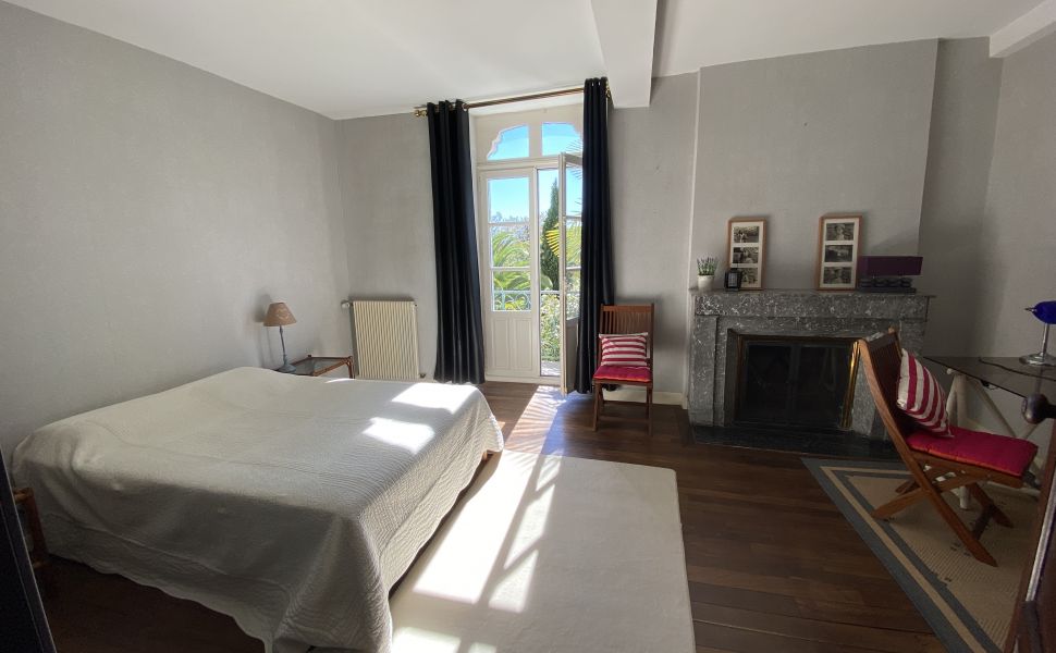 A Substantial Country Residence with a Commanding Hilltop Position, Pyrenean Views & 9.4HA 