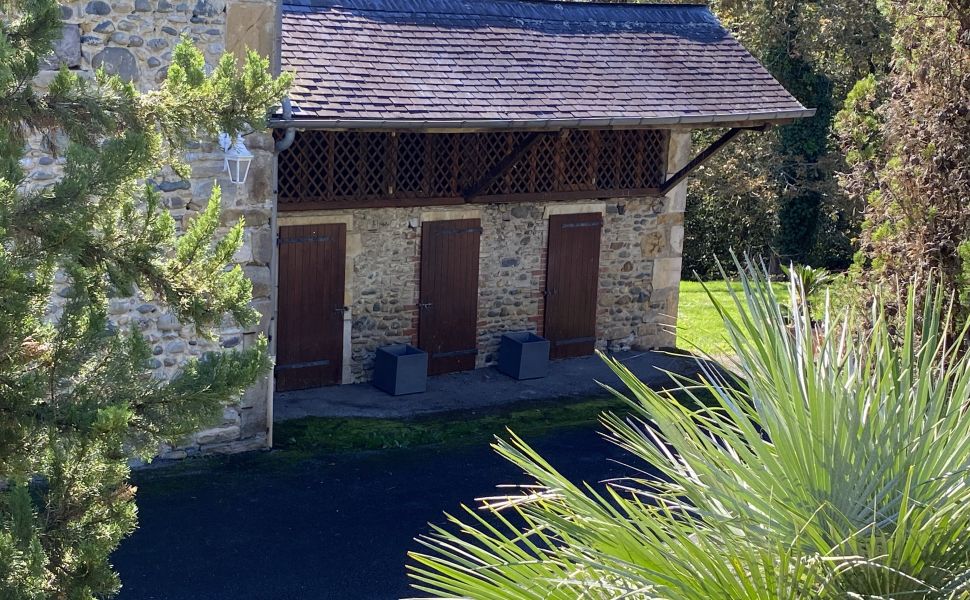 A Substantial Country Residence with a Commanding Hilltop Position, Pyrenean Views & 9.4HA 