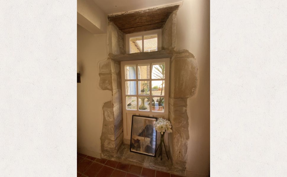 A Substantial Country Residence with a Commanding Hilltop Position, Pyrenean Views & 9.4HA 