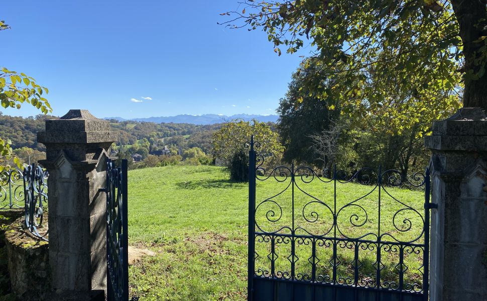 A Substantial Country Residence with a Commanding Hilltop Position, Pyrenean Views & 9.4HA 
