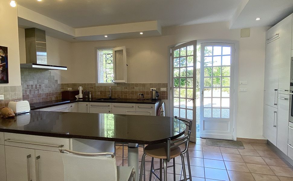 Splendid Bearnaise Villa with Panoramic Views of the Pyrenees Mountains