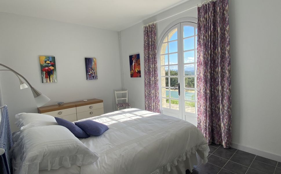 Splendid Bearnaise Villa with Panoramic Views of the Pyrenees Mountains