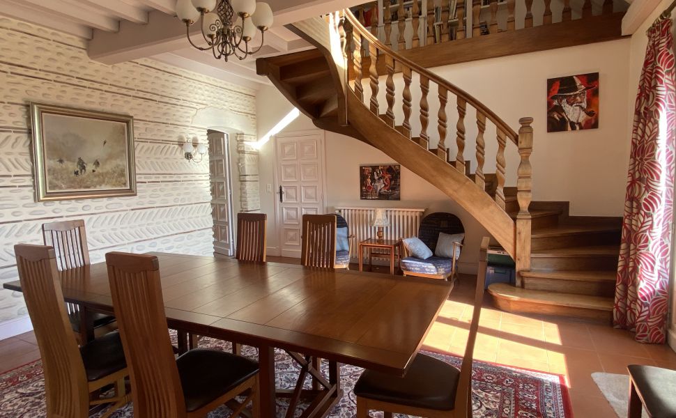 Splendid Bearnaise Villa with Panoramic Views of the Pyrenees Mountains