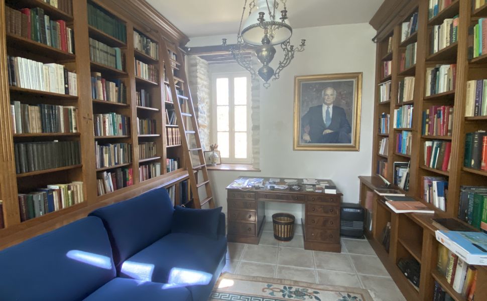 Beautiful Chateau with Independent Guest House and Mountain Views 