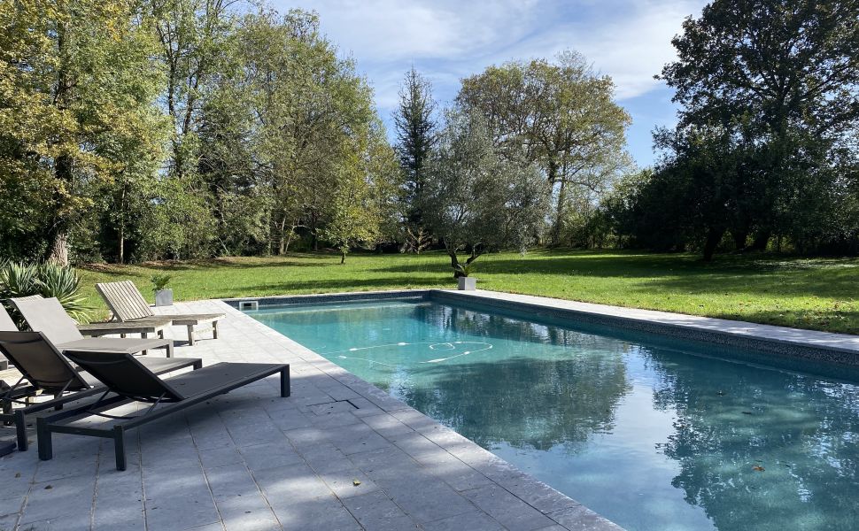 Beautiful Chateau with Independent Guest House and Mountain Views 
