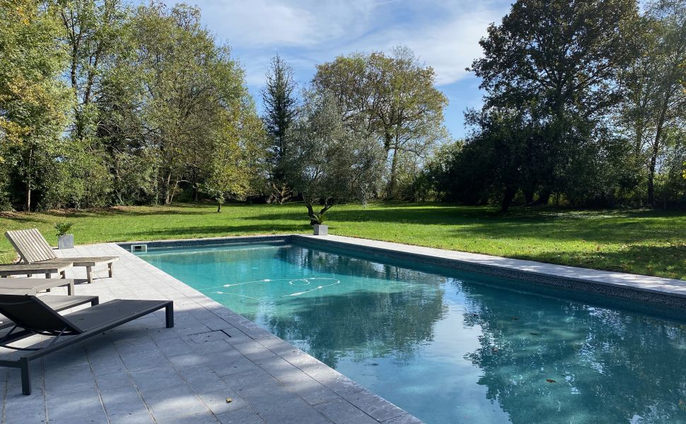 Beautiful Chateau with Independent Guest House and Mountain Views 