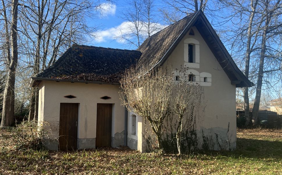 Elégant Château sur 2.2HA au cœur de Saint Sever