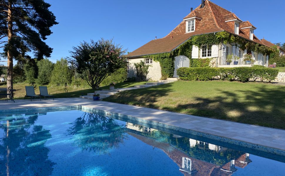 Maison familiale avec vue sur les Pyrénées; Pau; Coteau Jurançon; Proche des commodités locales