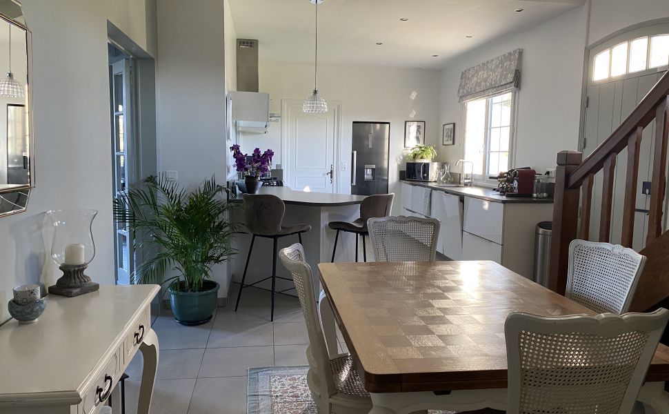 Family Home with Pyrenean Mountain Views; Pau; Jurancon Wine Region; Close to local Amenities