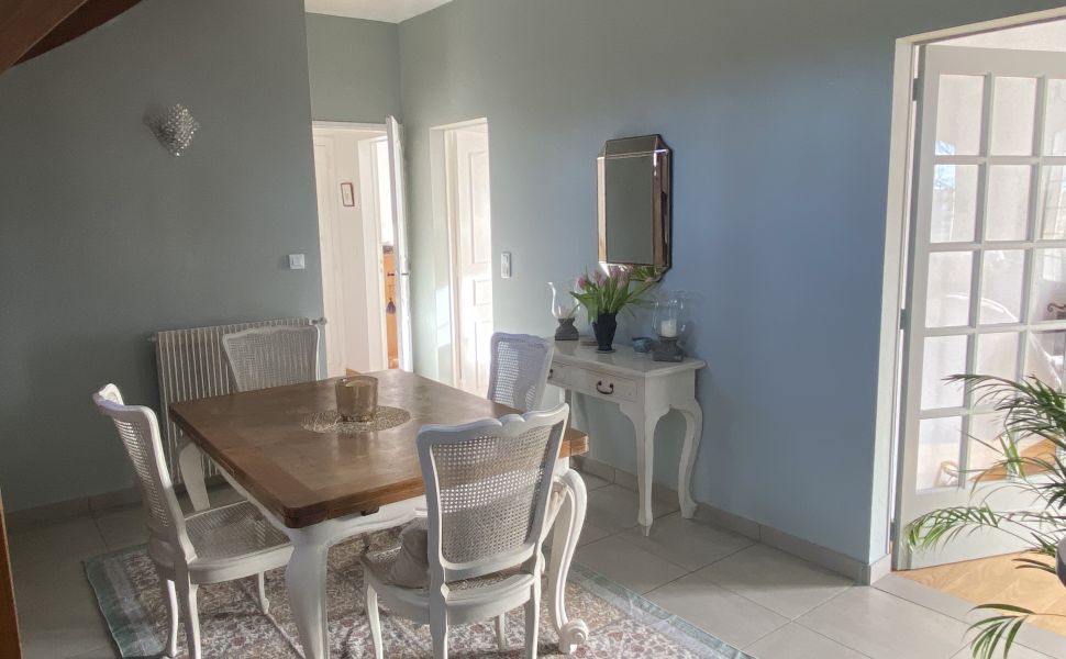 Family Home with Pyrenean Mountain Views; Pau; Jurancon Wine Region; Close to local Amenities