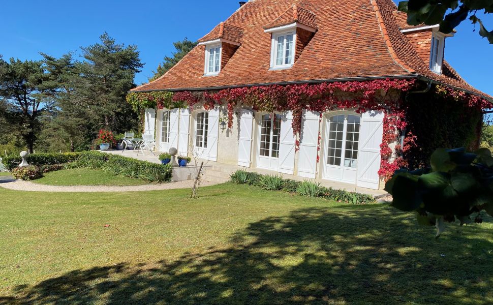 Family Home with Pyrenean Mountain Views; Pau; Jurancon Wine Region; Close to local Amenities