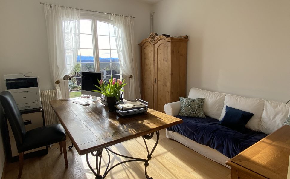 Family Home with Pyrenean Mountain Views; Pau; Jurancon Wine Region; Close to local Amenities