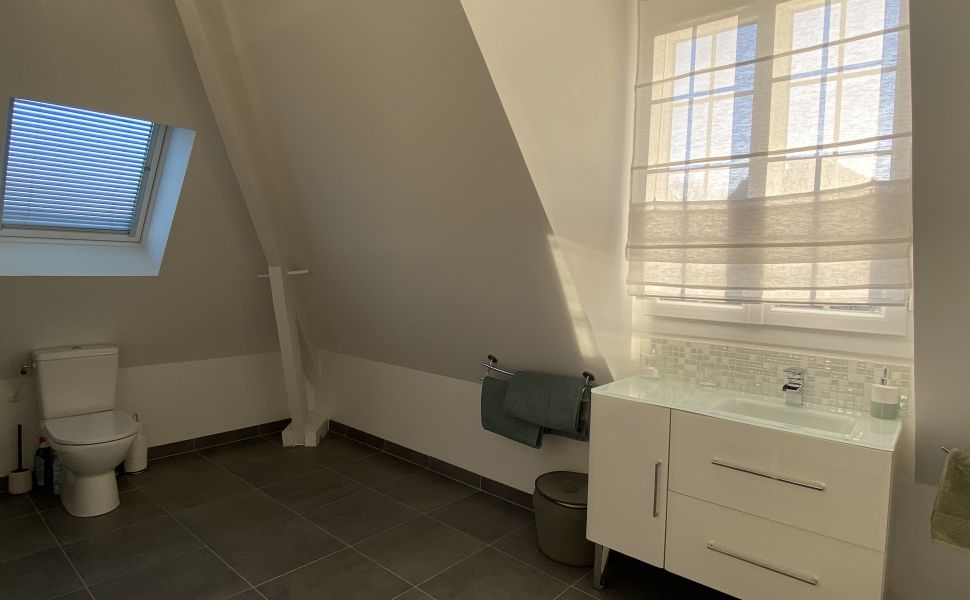 Family Home with Pyrenean Mountain Views; Pau; Jurancon Wine Region; Close to local Amenities