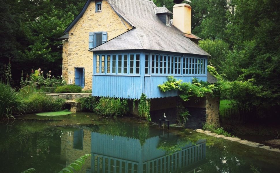 Ancien Moulin à Eau Avec Gîte au Cœur de la Campagne Basque.