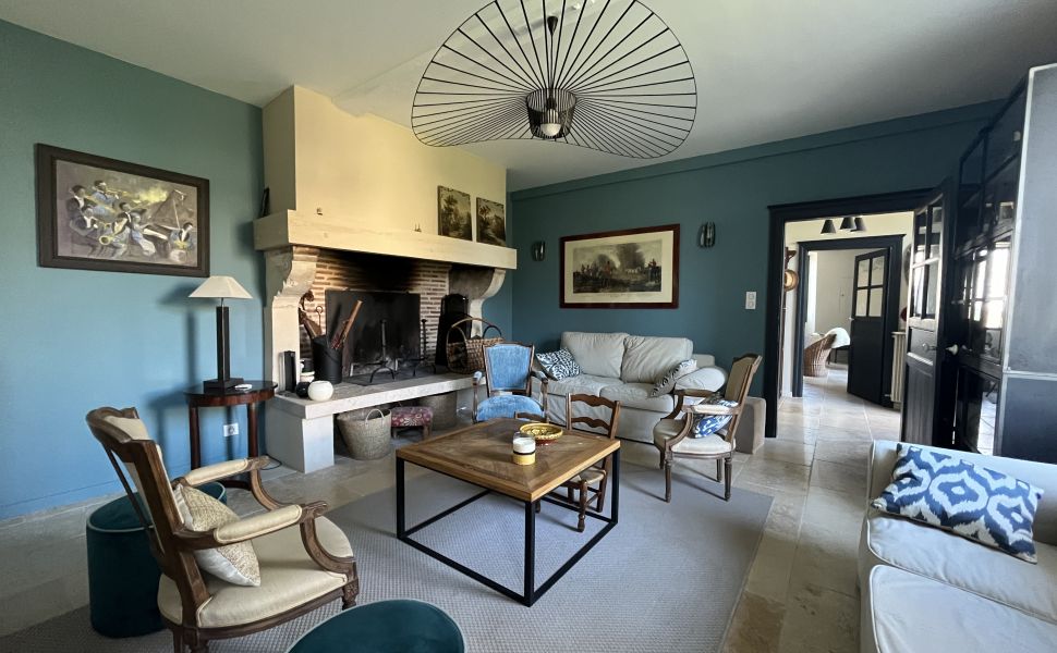 Sublime Maison de Maître Avec Piscine et Vue Dégagée