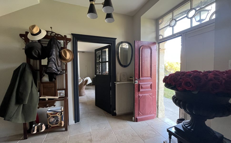 Sublime Maison de Maître Avec Piscine et Vue Dégagée