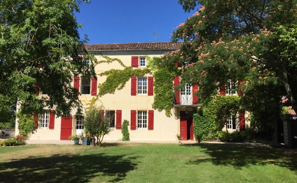 Sublime Maison de Maître Avec Piscine et Vue Dégagée