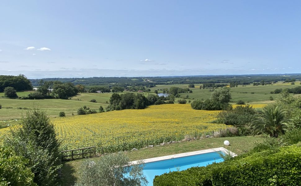 Sublime Maison de Maître Avec Piscine et Vue Dégagée