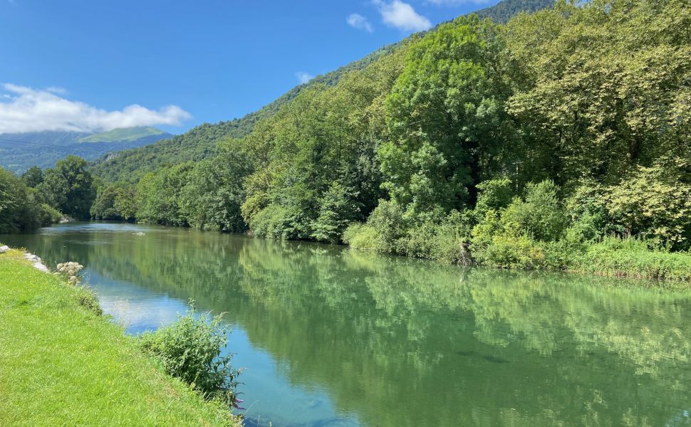 Belle Demeure de l'Epoque Empire au Coeur de la Vallée avec Superbes Vues des Montagnes