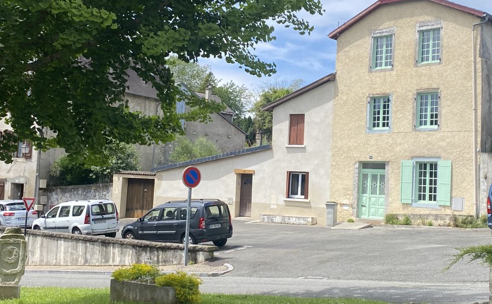 XVII Century Town House on Delightful Village Square in lively Market Town 