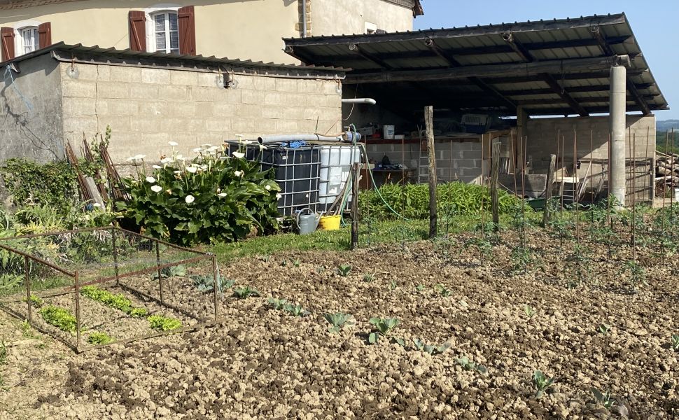 Corps de Ferme 19ème Siècle Avec 2.7 Hectares du Terrain Privé