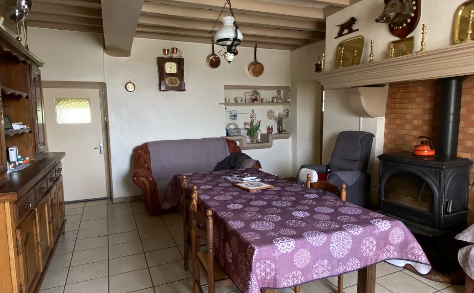 Corps de Ferme 19ème Siècle Avec 2.7 Hectares du Terrain Privé