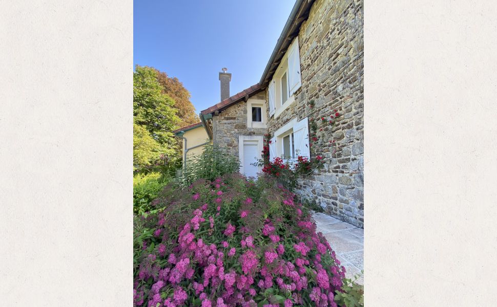 Magnifique Ensemble Béarnais Avec Vue Époustouflante Depuis Ses 3.2 Hectares