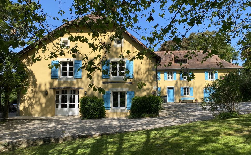 Magnifique Ensemble Béarnais Avec Vue Époustouflante Depuis Ses 3.2 Hectares