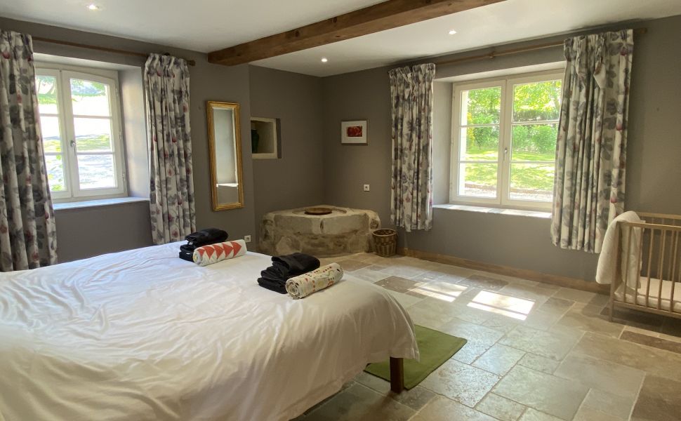 Magnificent 18C Ensemble Bearnaise With Pool, Terrasse And Majestic Mountain Views In 3.2 Hectares
