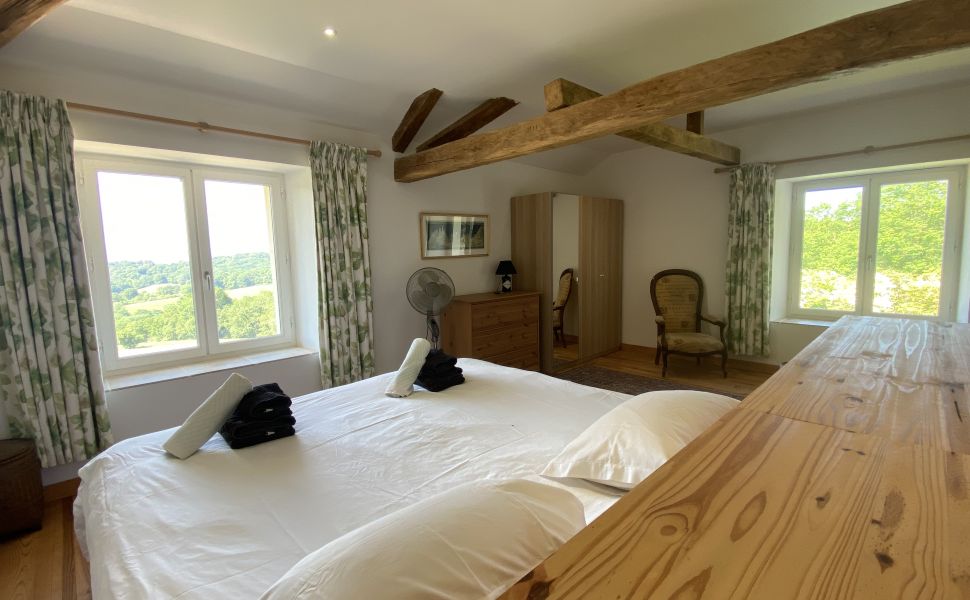Magnificent 18C Ensemble Bearnaise With Pool, Terrasse And Majestic Mountain Views In 3.2 Hectares