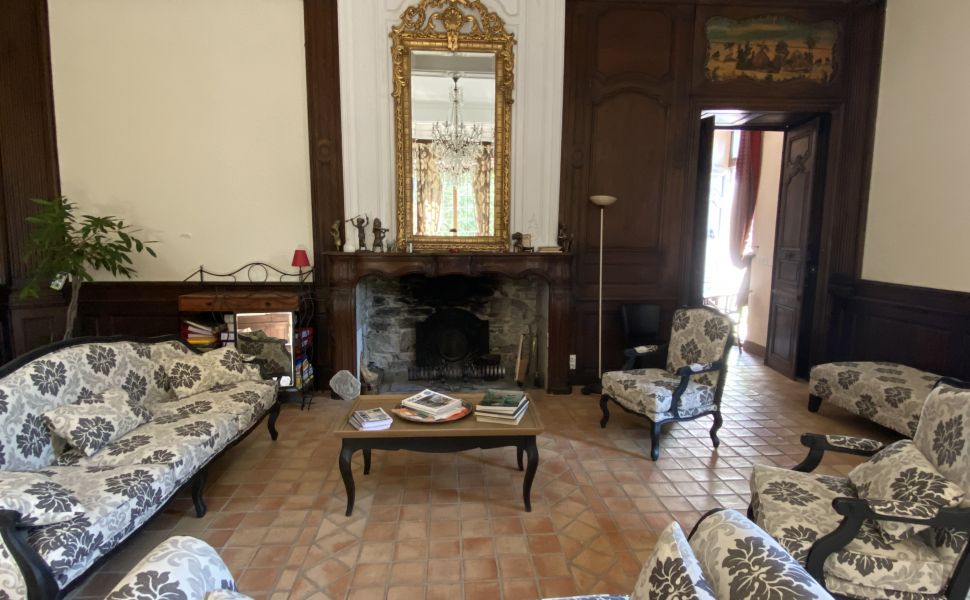 Superbe Château Renaissance datant du XVIIe siècle, avec un parc de 5,8 hectares