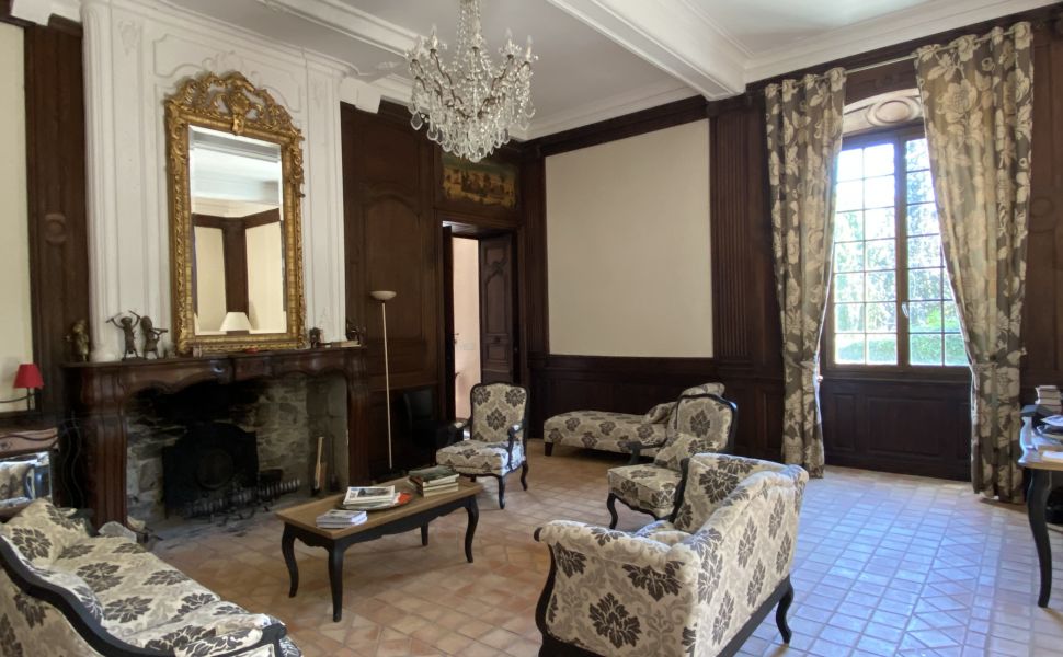 Superbe Château Renaissance datant du XVIIe siècle, avec un parc de 5,8 hectares