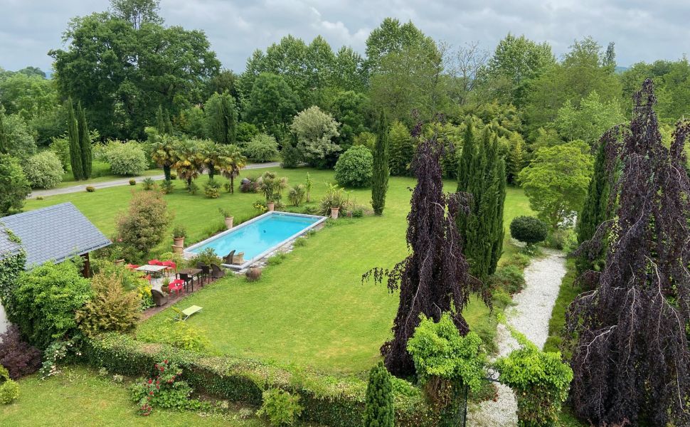 Superbe Château Renaissance datant du XVIIe siècle, avec un parc de 5,8 hectares