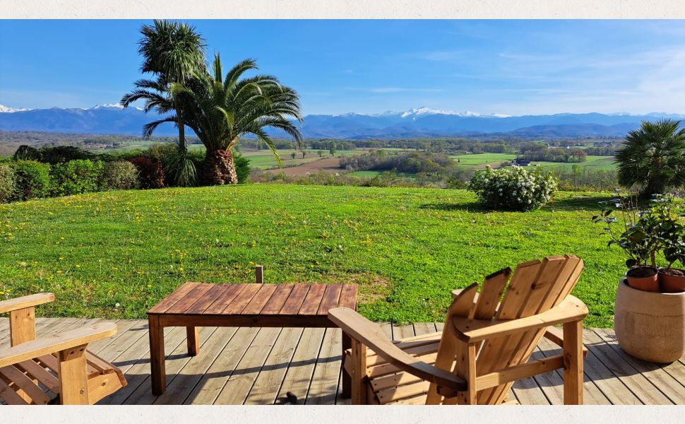 A Splendid & Unique Country Home with Exceptional Pyrenean Mountain Views!!