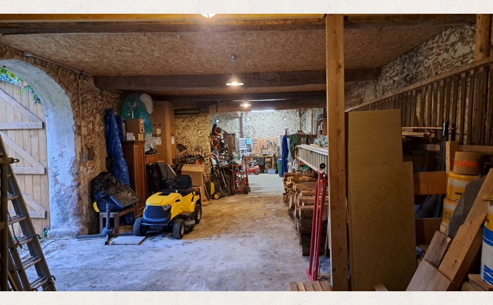 A Splendid & Unique Country Home with Exceptional Pyrenean Mountain Views!!