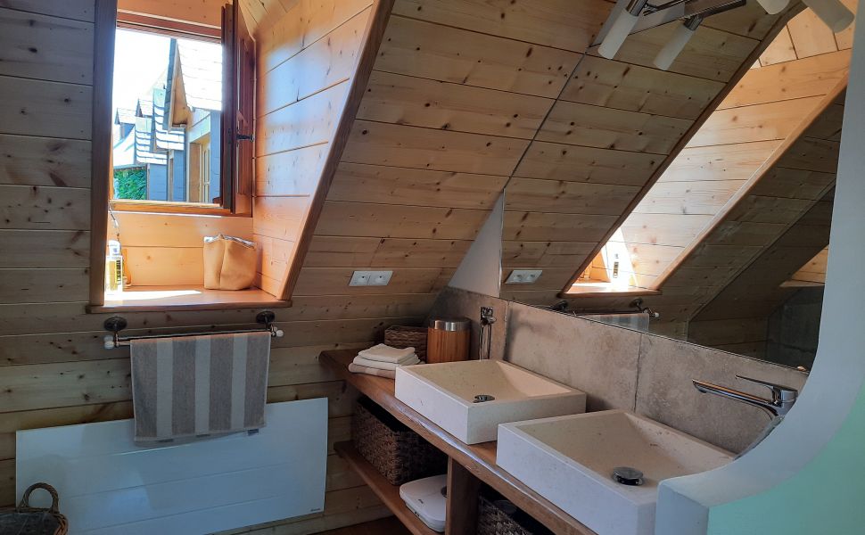 A Splendid & Unique Country Home with Exceptional Pyrenean Mountain Views!!