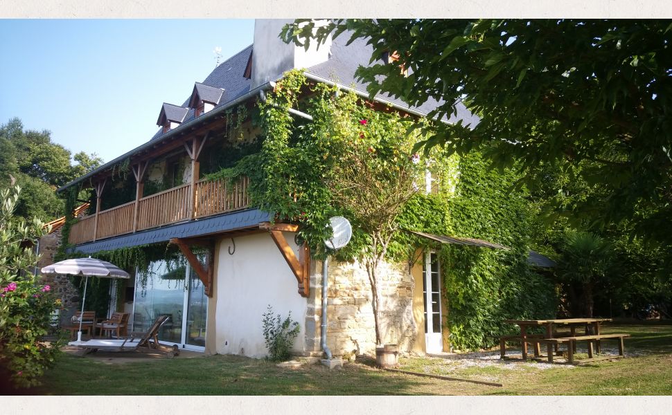 Splendide et unique maison de campagne avec une vue exceptionnelle sur les montagnes Pyrénées !!