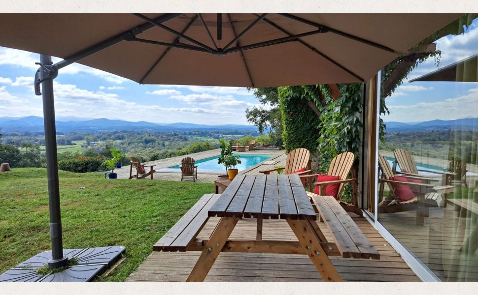 Splendide et unique maison de campagne avec une vue exceptionnelle sur les montagnes Pyrénées !!