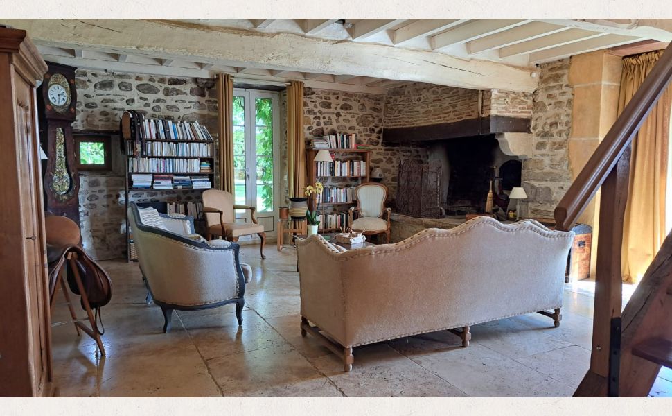 A Splendid & Unique Country Home with Exceptional Pyrenean Mountain Views!!