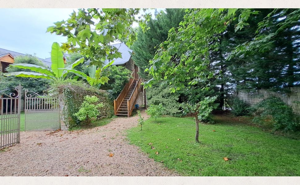 A Splendid & Unique Country Home with Exceptional Pyrenean Mountain Views!!