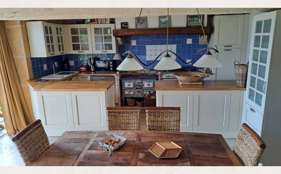 A Splendid & Unique Country Home with Exceptional Pyrenean Mountain Views!!